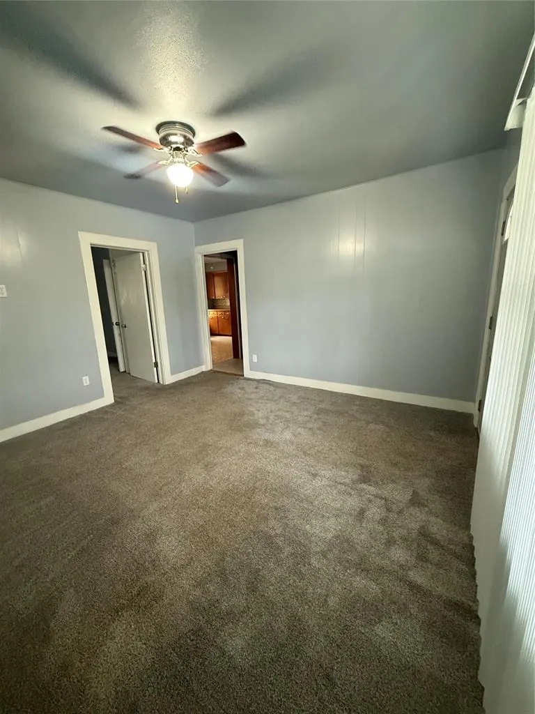 Photo 11 — 916 E A Street, Altus, OK 73521