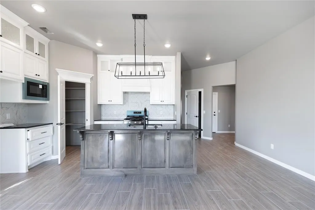 Front exterior — 3220 Perch Drive, Yukon, OK 73099