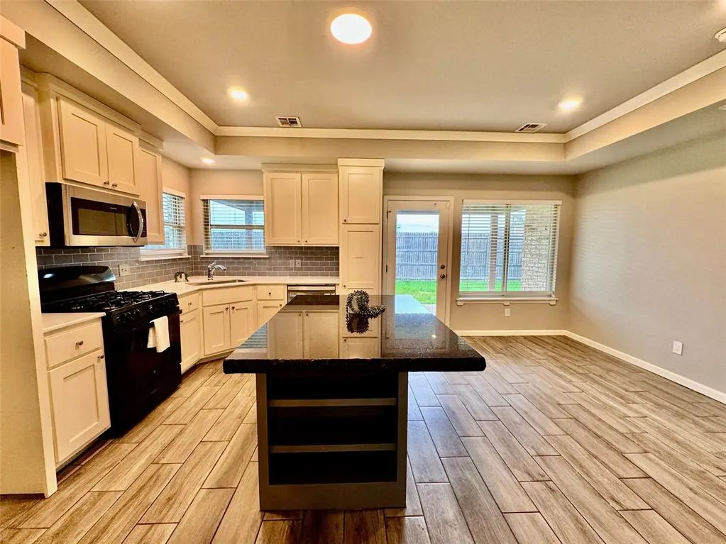 Photo 11 — 3642 E Cherryhill Court, Broken Arrow, OK 74014