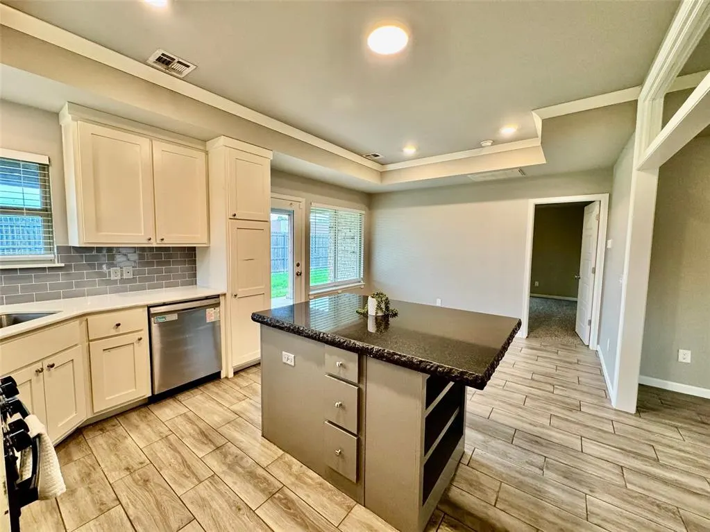 Photo 12 — 3642 E Cherryhill Court, Broken Arrow, OK 74014