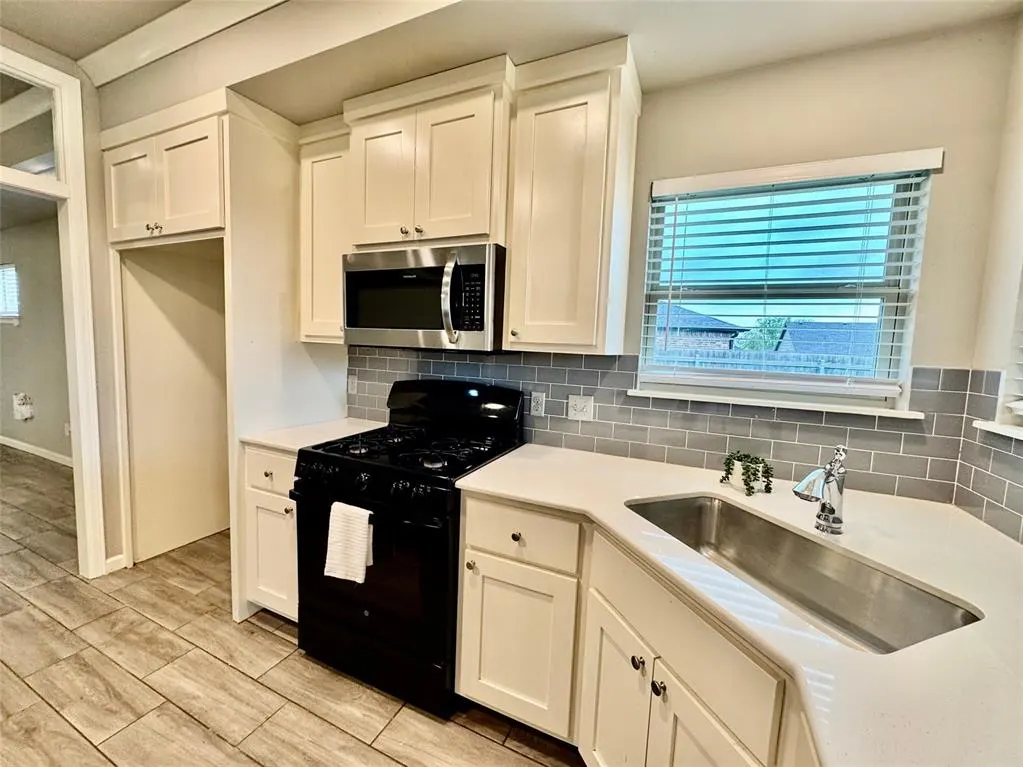 Photo 13 — 3642 E Cherryhill Court, Broken Arrow, OK 74014
