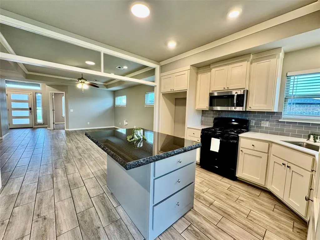 Photo 14 — 3642 E Cherryhill Court, Broken Arrow, OK 74014