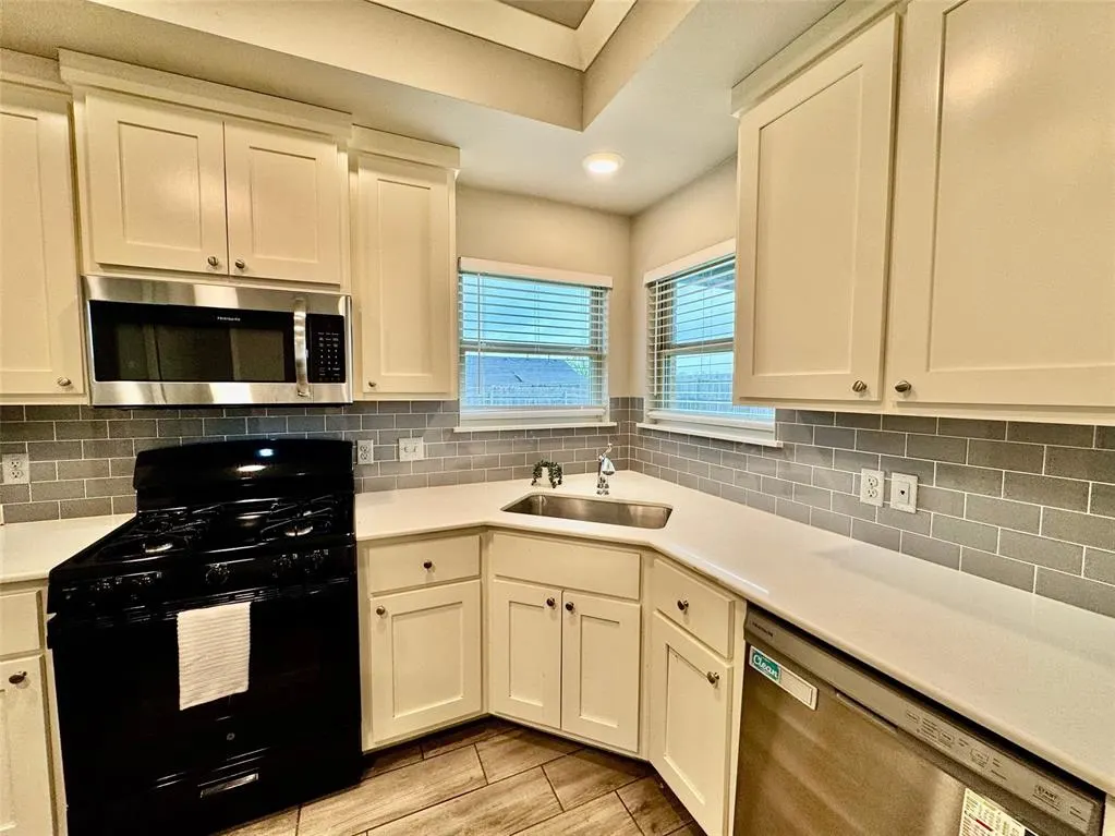 Photo 17 — 3642 E Cherryhill Court, Broken Arrow, OK 74014