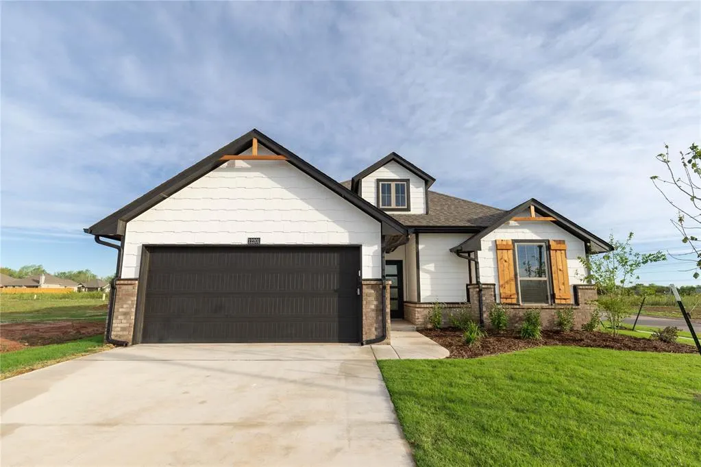 Photo 2 — 12201 SW 32nd Place, Yukon, OK 73099