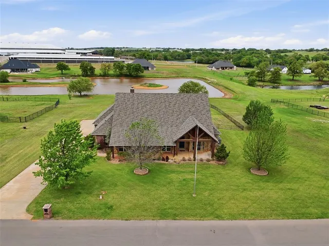 Photo 2 — 9505 Bear Creek Road, Guthrie, OK 73044