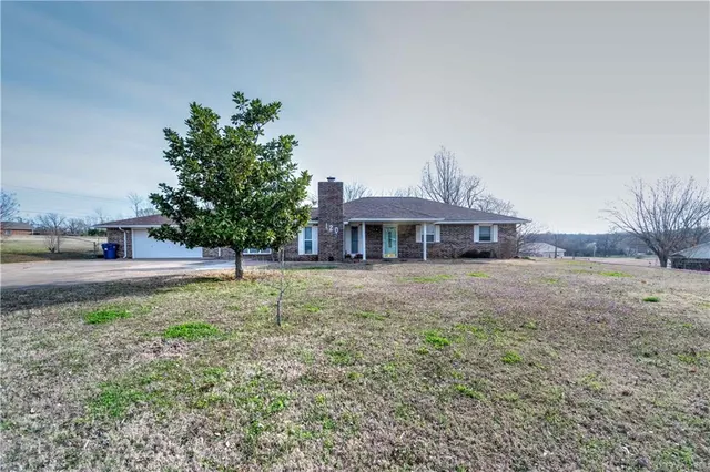 Front exterior — 120 Lee Ann Lane, Chandler, OK 74834