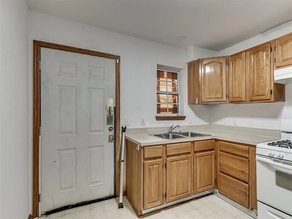 Photo 11 — 4207 Laverne Street, Oklahoma City, OK 73135