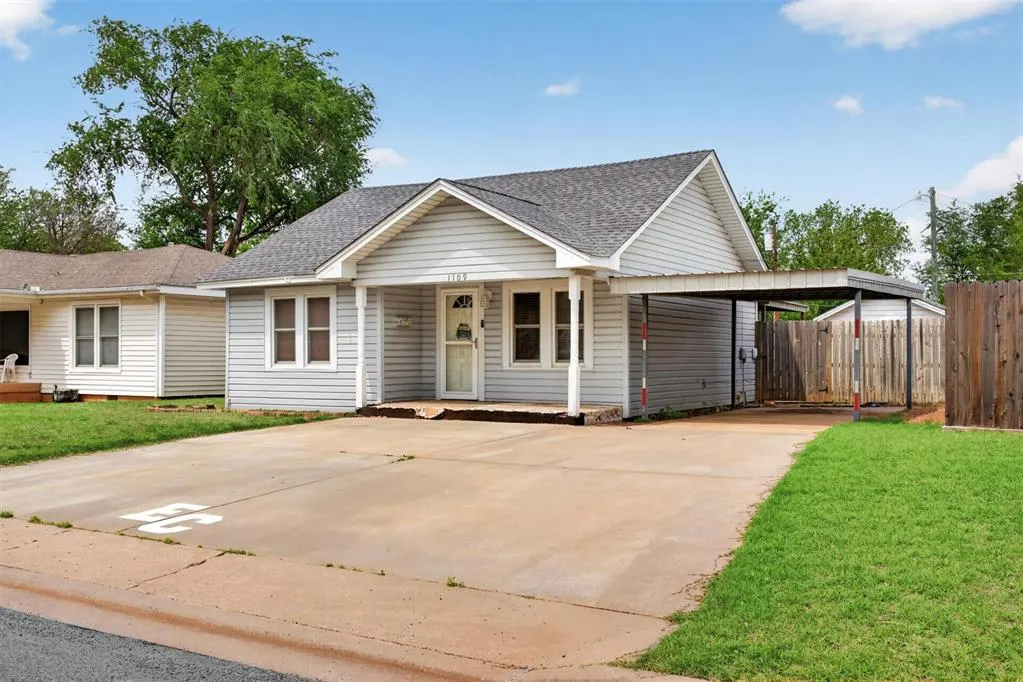 Photo 3 — 1109 W A Avenue, Elk City, OK 73644