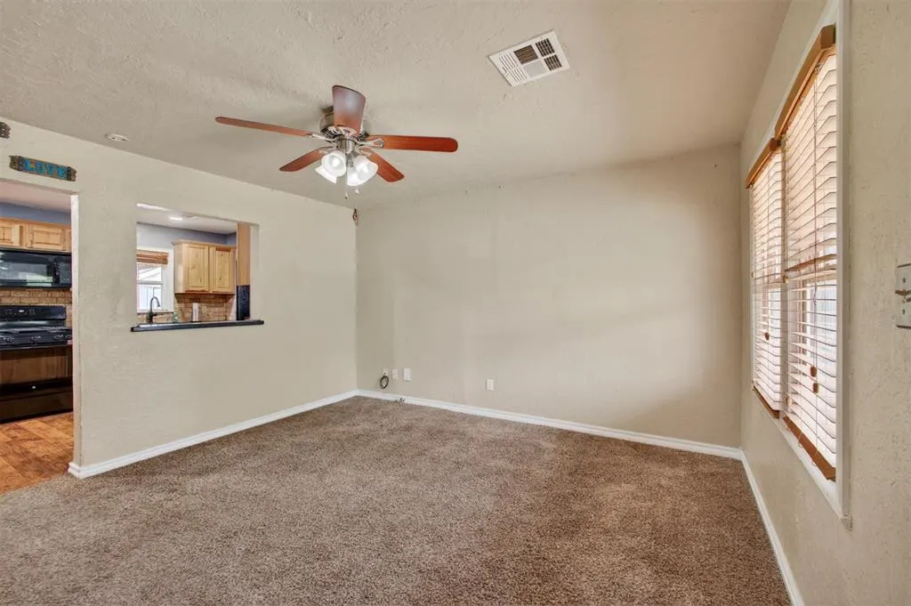 Photo 7 — 1109 W A Avenue, Elk City, OK 73644