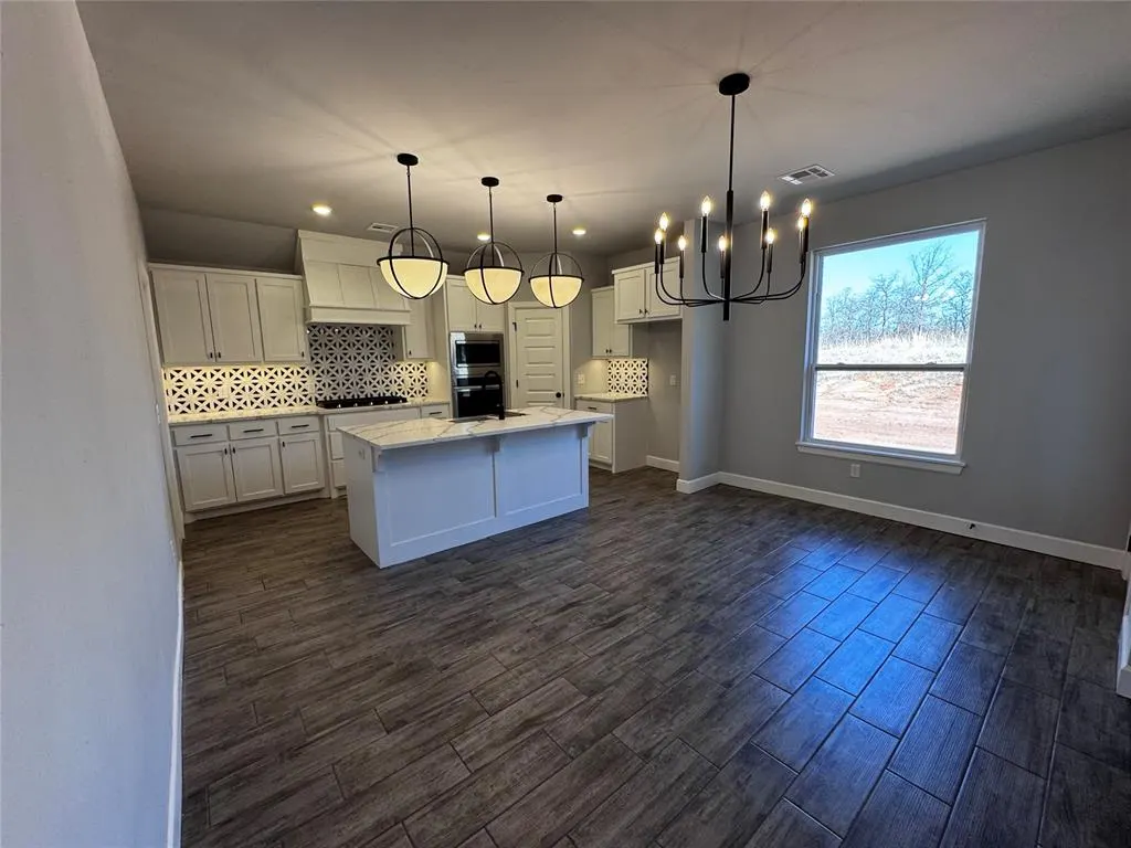 Photo 5 — 1300 Lighthorsemen Way, Choctaw, OK 73020