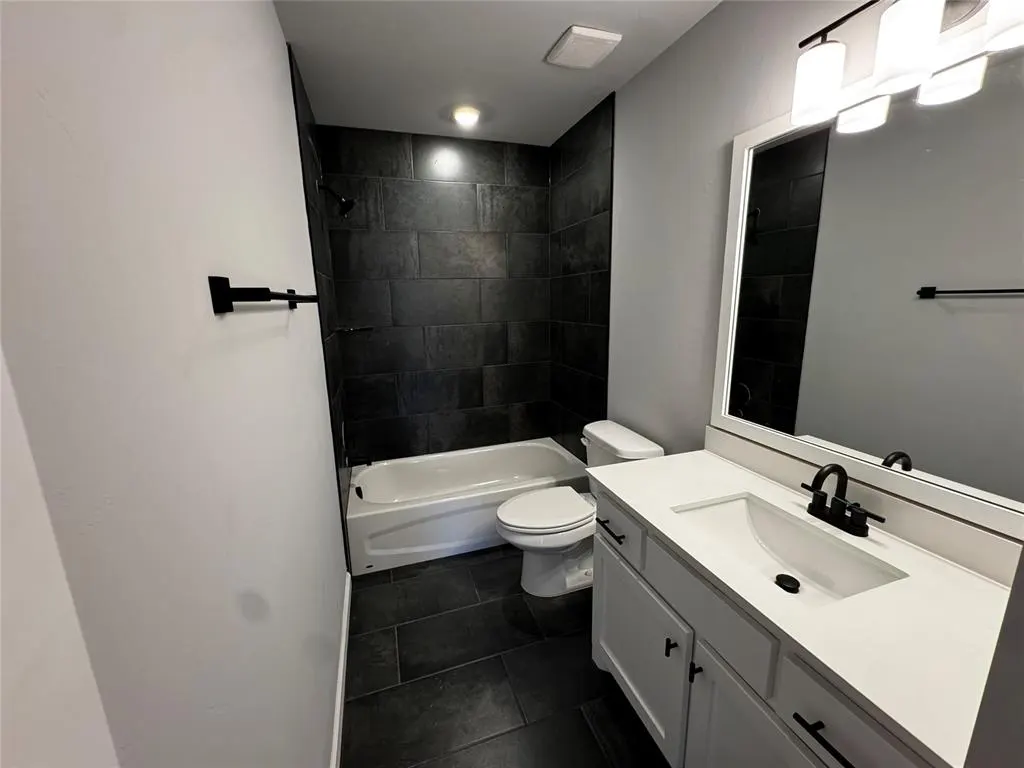 Photo 13 — 1300 Lighthorsemen Way, Choctaw, OK 73020