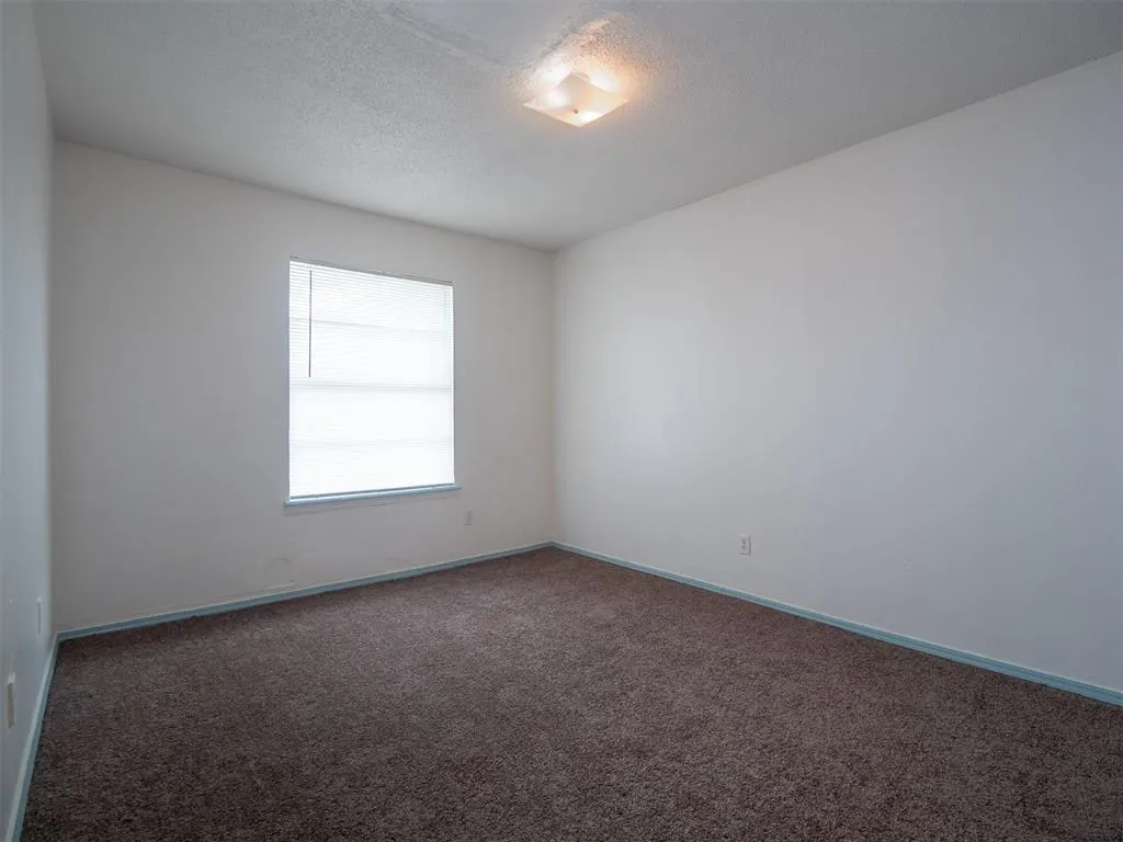 Photo 31 — 5924 NW 10th Street, Oklahoma City, OK 73127