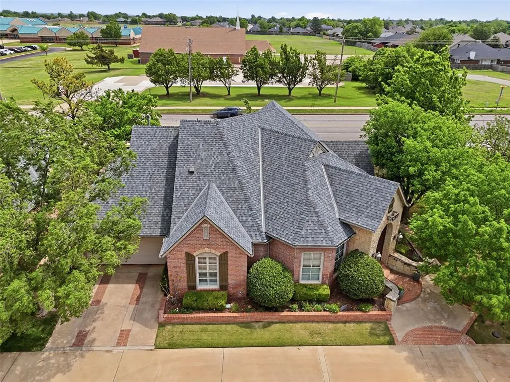 Photo 2 — 2901 NW 160th Street, Edmond, OK 73013