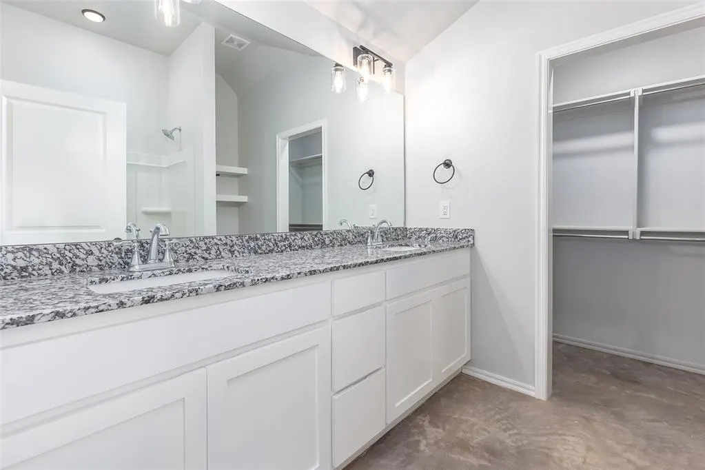 Photo 7 — 2327 SW 90 Place, Oklahoma City, OK 73159