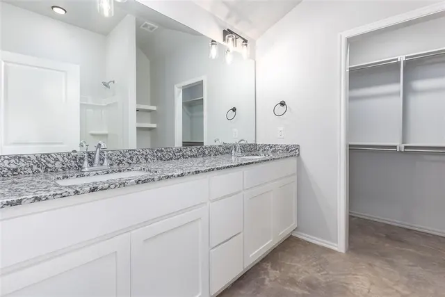 Photo 7 — 2327 SW 90 Place, Oklahoma City, OK 73159