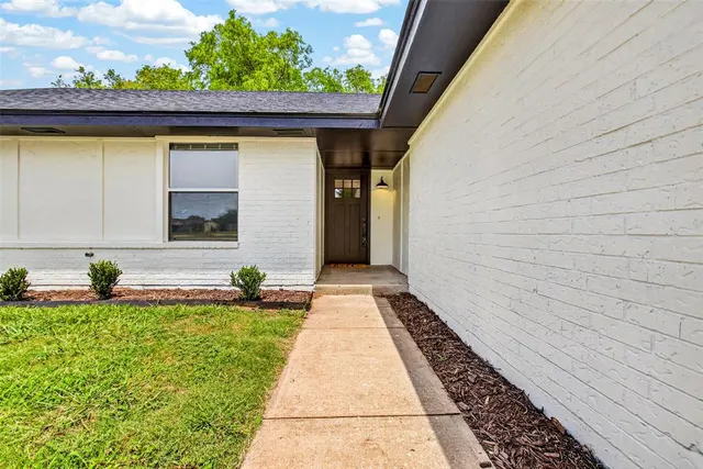 Photo 4 — 605 Cinnamon Drive, Edmond, OK 73003