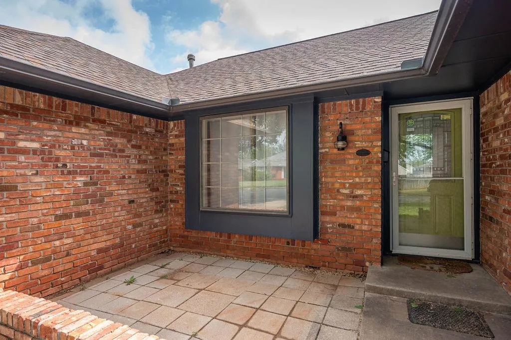 Photo 3 — 6112 N Allison Drive, Oklahoma City, OK 73112