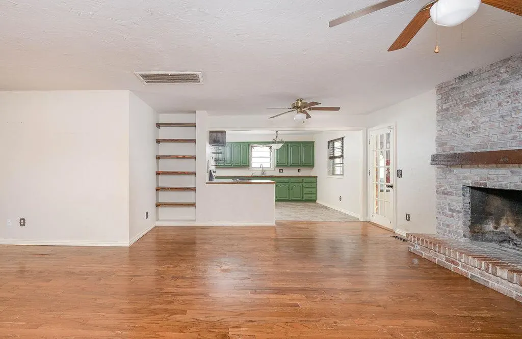 Photo 10 — 6112 N Allison Drive, Oklahoma City, OK 73112