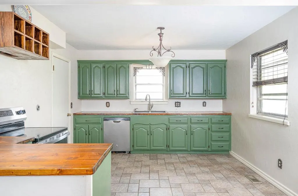 Photo 14 — 6112 N Allison Drive, Oklahoma City, OK 73112