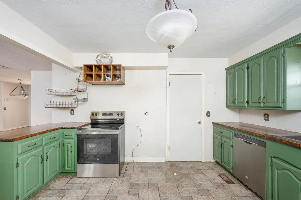 Photo 16 — 6112 N Allison Drive, Oklahoma City, OK 73112