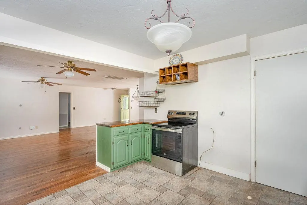 Photo 17 — 6112 N Allison Drive, Oklahoma City, OK 73112