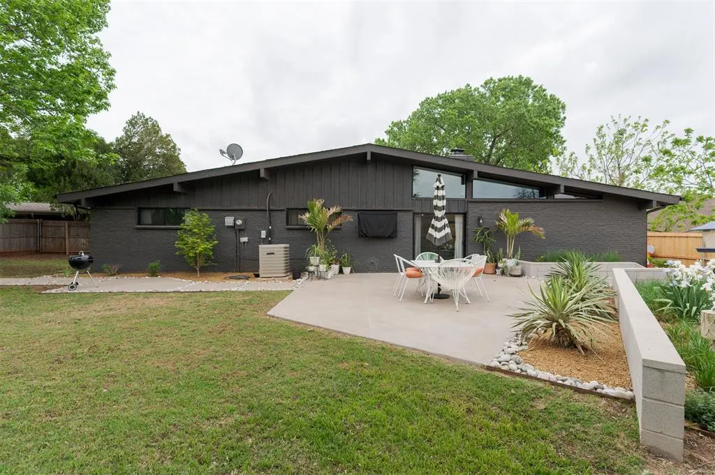 Photo 6 — 2704 NW 120th Terrace, Oklahoma City, OK 73120