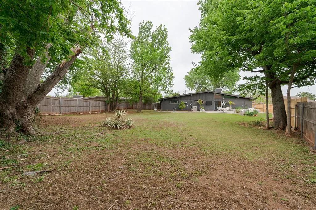 Photo 7 — 2704 NW 120th Terrace, Oklahoma City, OK 73120