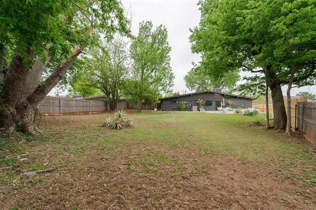 Photo 7 — 2704 NW 120th Terrace, Oklahoma City, OK 73120