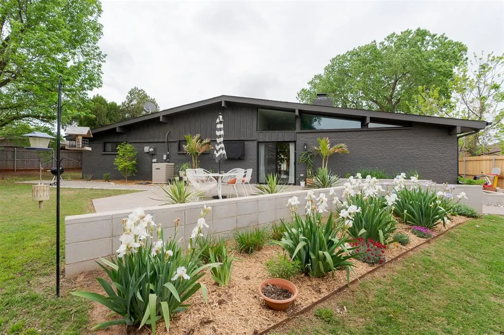 Photo 9 — 2704 NW 120th Terrace, Oklahoma City, OK 73120