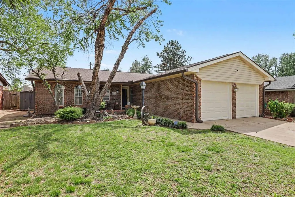 Photo 2 — 8120 NW 25th Street, Bethany, OK 73008
