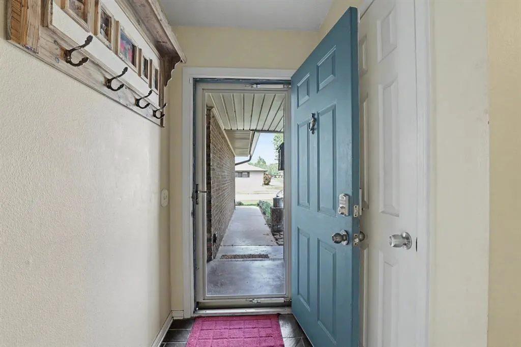 Photo 4 — 8120 NW 25th Street, Bethany, OK 73008