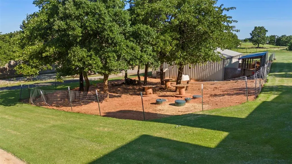Photo 43 — 7941 E Sorghum Mill Road, Edmond, OK 73034