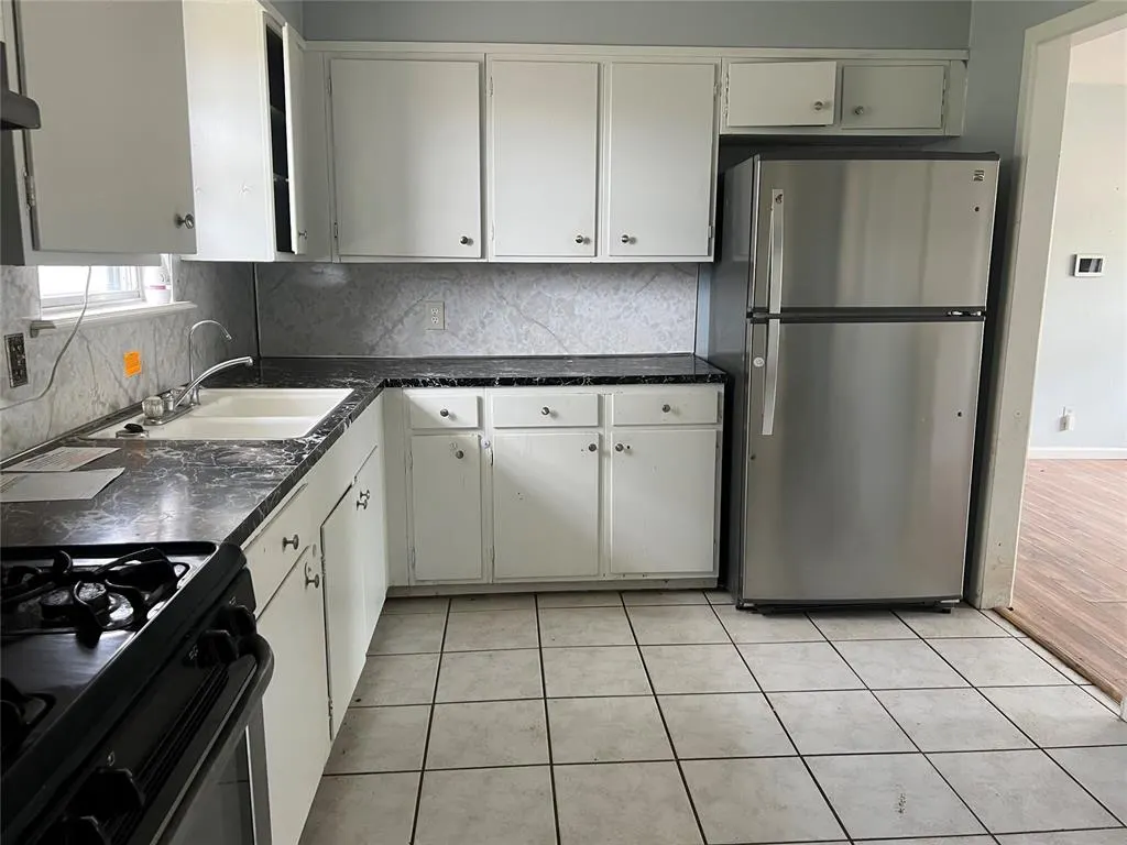 Photo 10 — 505 Mars Street, Altus, OK 73521