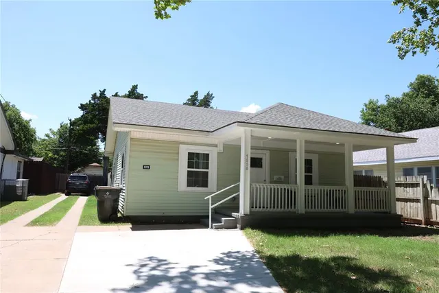 Front exterior — 1516 S 16th, Chickasha, OK 73018