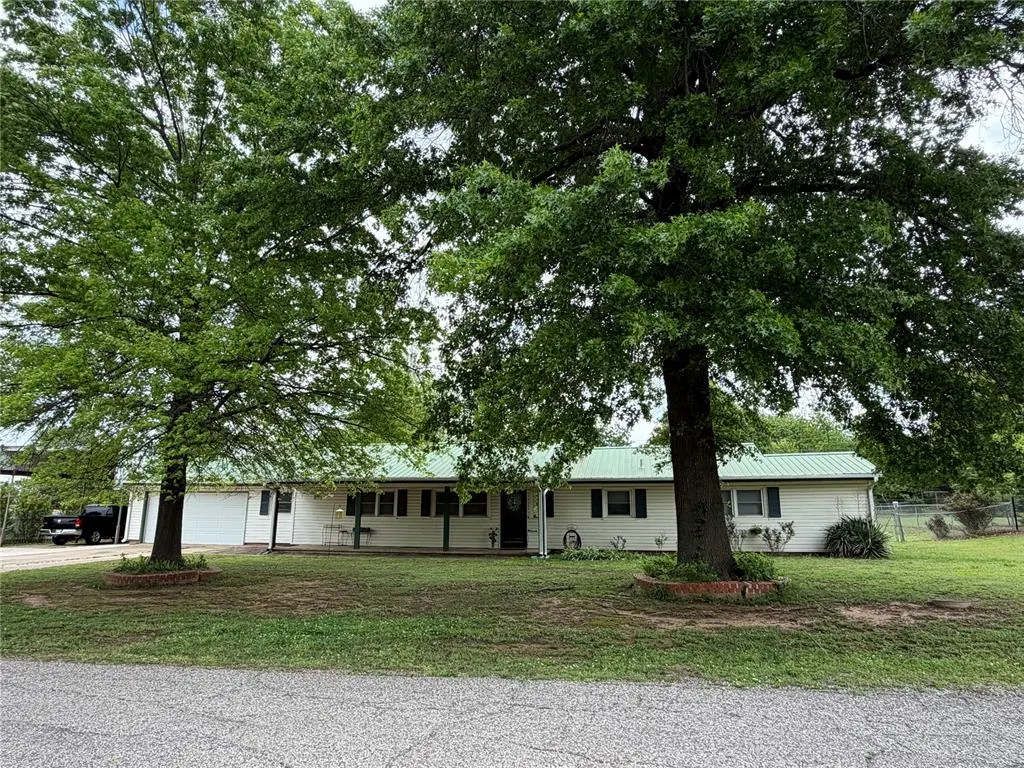 Front exterior — 324 S Main Street, McLoud, OK 74851