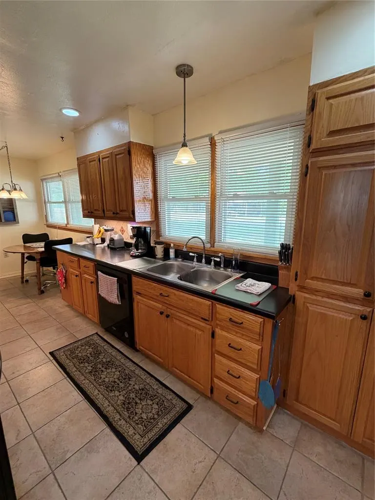 Photo 5 — 324 S Main Street, McLoud, OK 74851