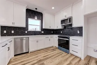 Sold home at 817 NW 89th Street