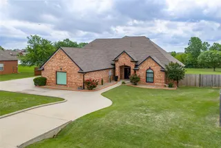 Sold home at 3012 Twin Lake Drive