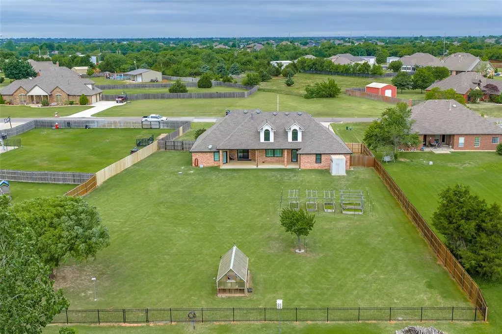 Photo 25 — 3012 Twin Lake Drive, Moore, OK 73165