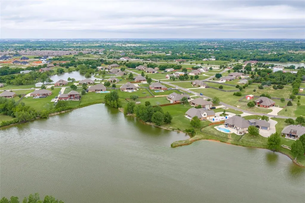 Photo 32 — 3012 Twin Lake Drive, Moore, OK 73165
