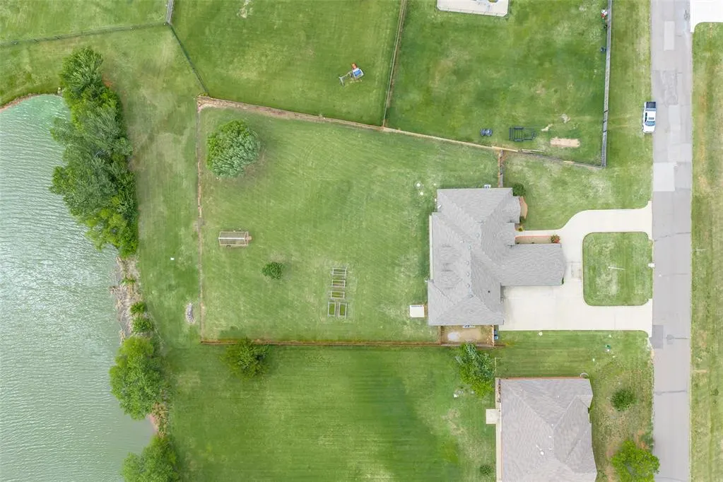 Photo 39 — 3012 Twin Lake Drive, Moore, OK 73165