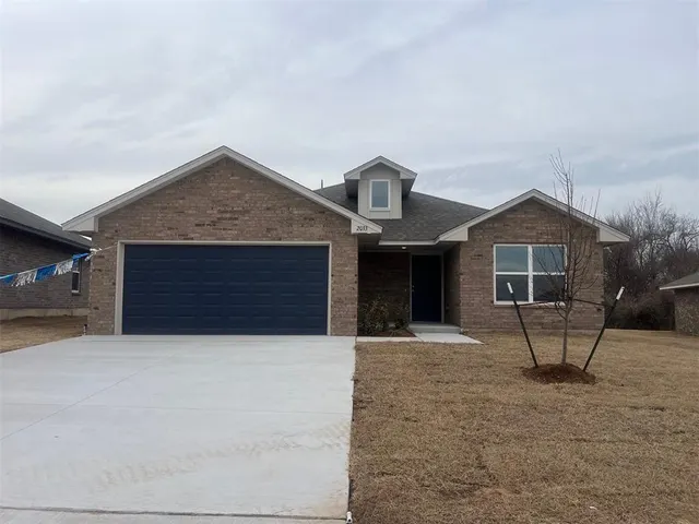 Front exterior — 2033 Brush Creek Way, Newcastle, OK 73065