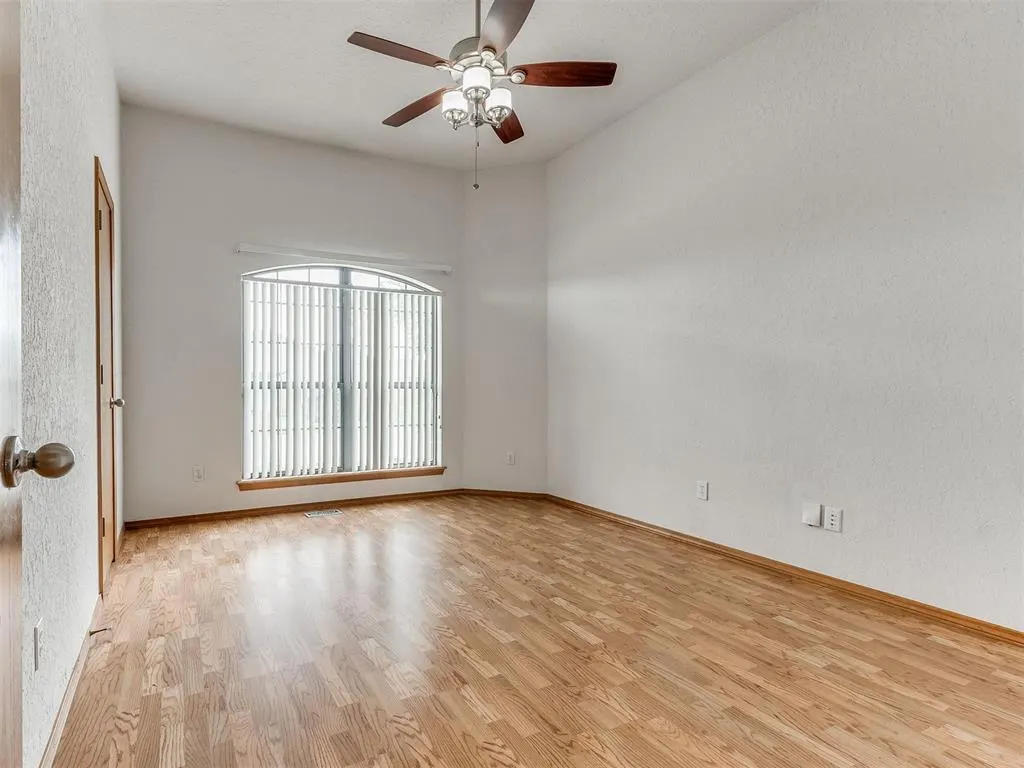 Photo 34 — 8213 Wilshire Ridge Drive, Oklahoma City, OK 73132