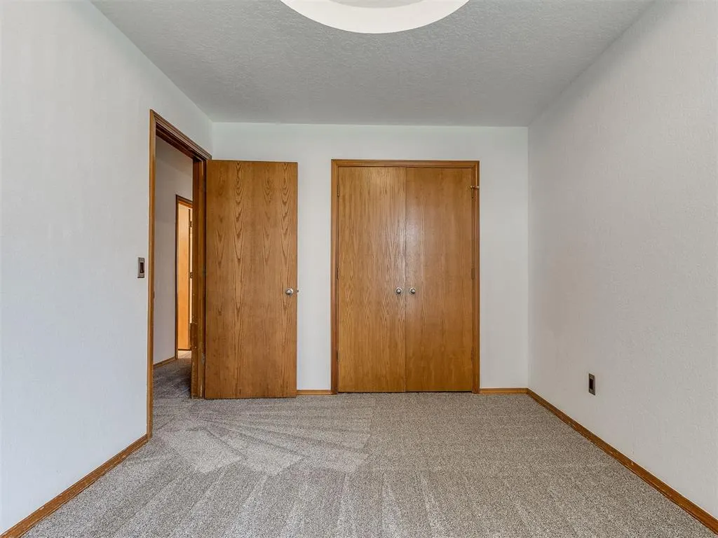 Photo 37 — 8213 Wilshire Ridge Drive, Oklahoma City, OK 73132