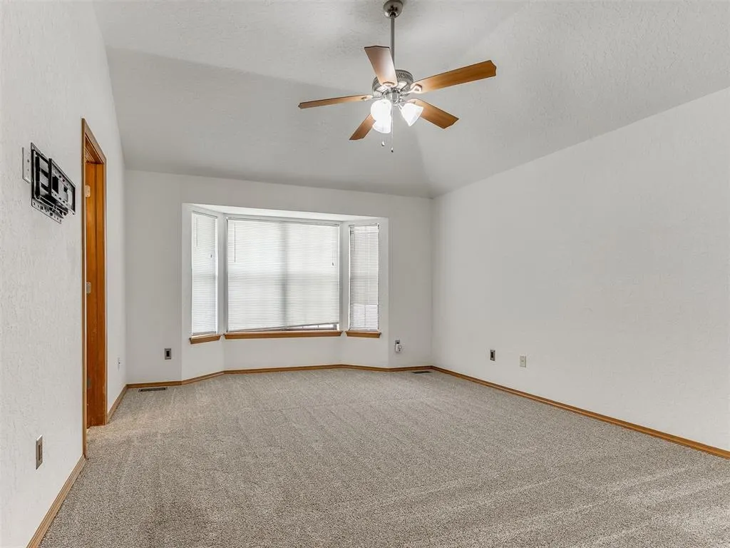 Photo 27 — 8213 Wilshire Ridge Drive, Oklahoma City, OK 73132