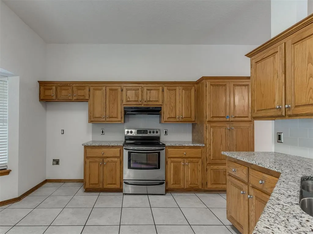 Photo 20 — 8213 Wilshire Ridge Drive, Oklahoma City, OK 73132
