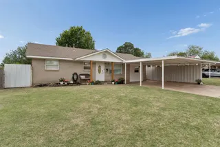 Sold home at 804 NW 8th Street