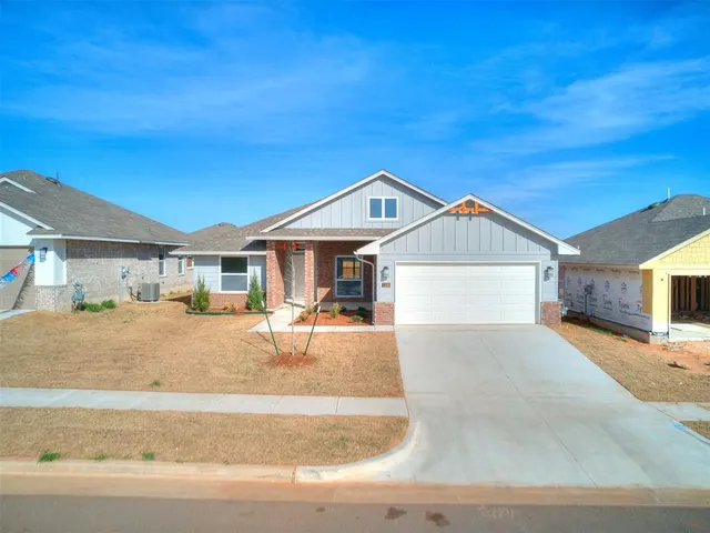 Photo 2 — 1108 Redwood Creek Drive, Yukon, OK 73099