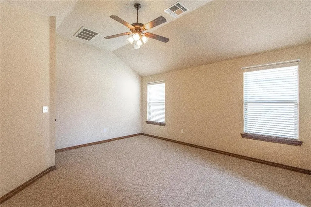 Photo 10 — 12108 Chesterfield Lane, Oklahoma City, OK 73173