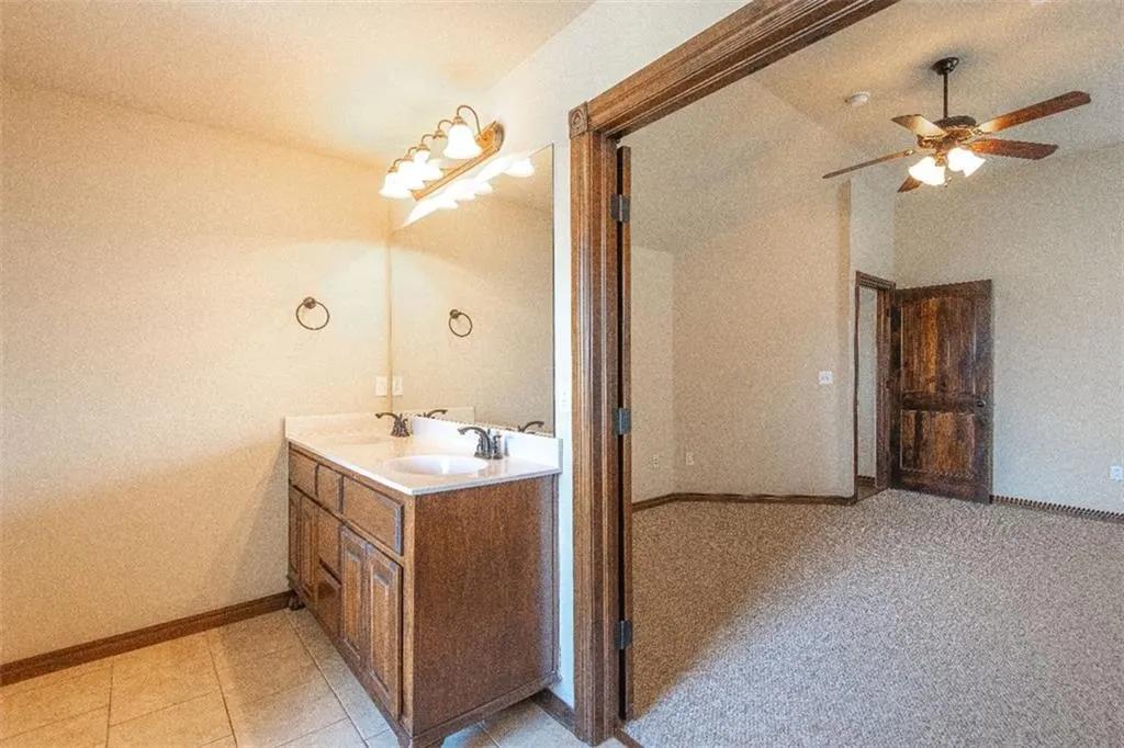 Photo 13 — 12108 Chesterfield Lane, Oklahoma City, OK 73173